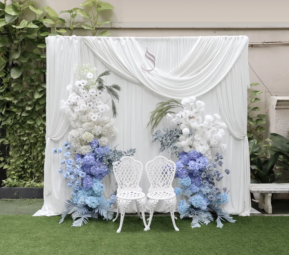 Backdrop ดอกไม้โทนฟ้าขาว